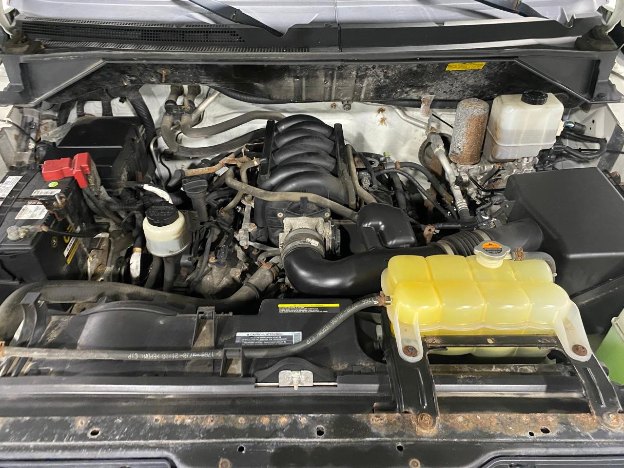 2016 Nissan NV 3500 S - Photo #9