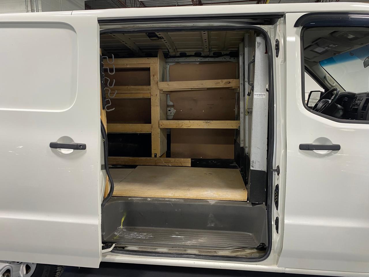 2016 Nissan NV 3500 S - Photo #15