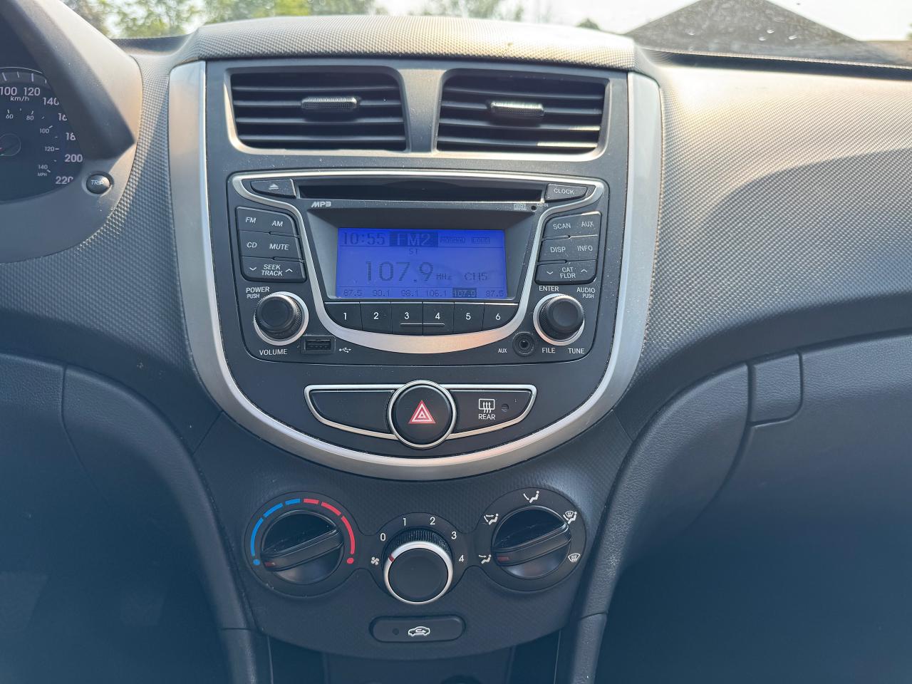 2014 Hyundai Accent 5DR HB MAN L - Photo #14