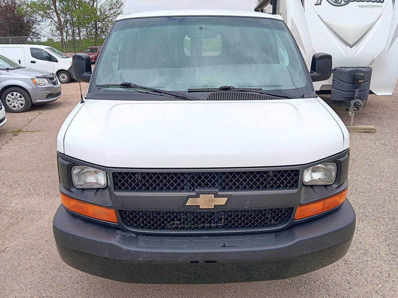 2012 Chevrolet Express Cargo Van 2500, Automatic, tow package - Photo #2