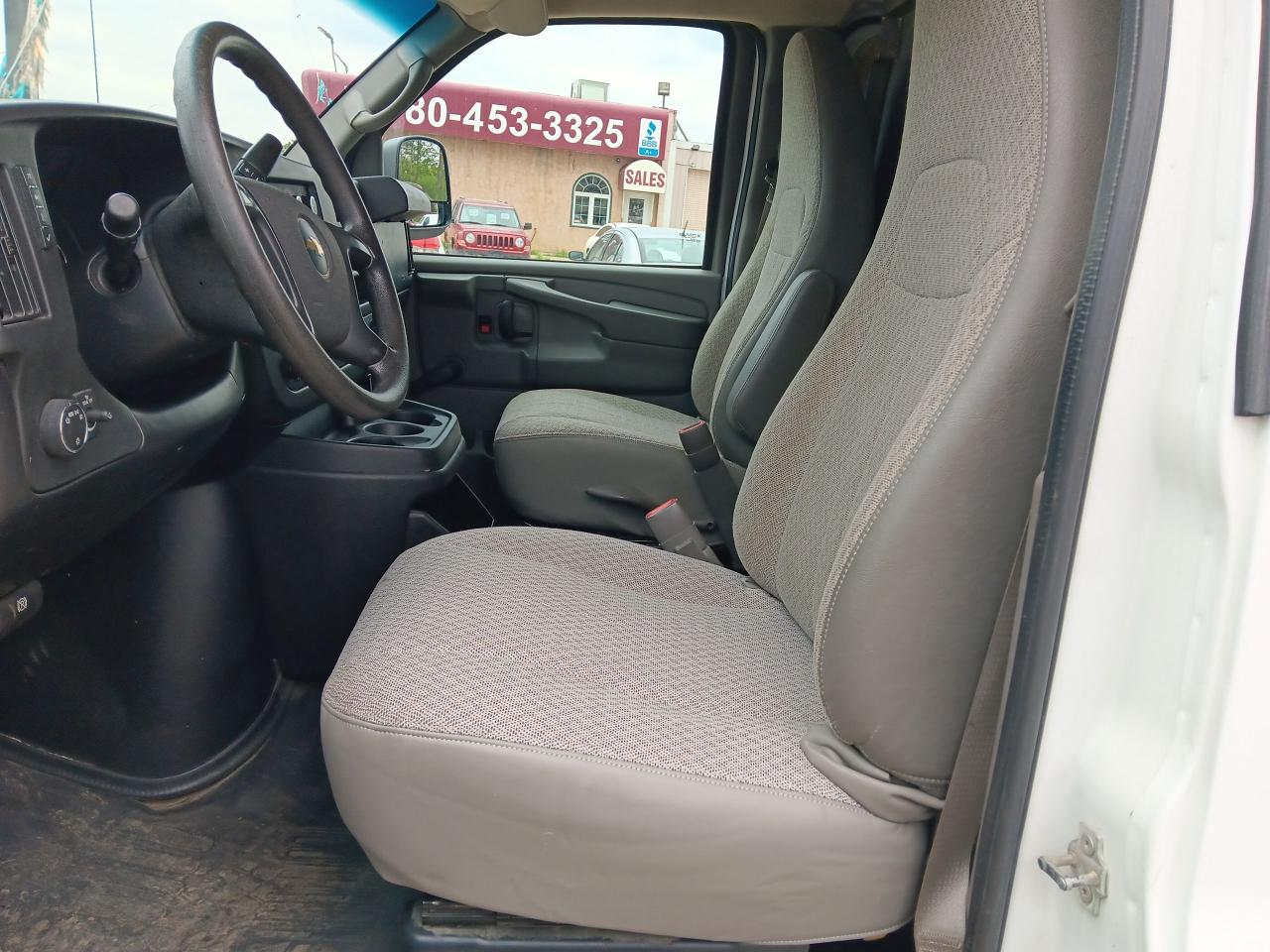 2012 Chevrolet Express Cargo Van 2500, Automatic, tow package - Photo #14