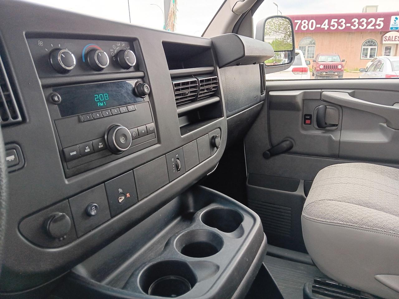 2012 Chevrolet Express Cargo Van 2500, Automatic, tow package - Photo #18