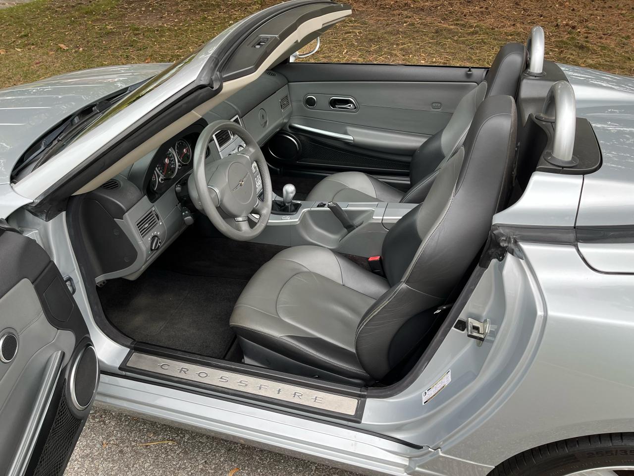 2007 Chrysler Crossfire LIMITED CONVERTIBLE-55,774 MILES (US VEHICLE) -RARE 6SPEED TRANS - Photo #19