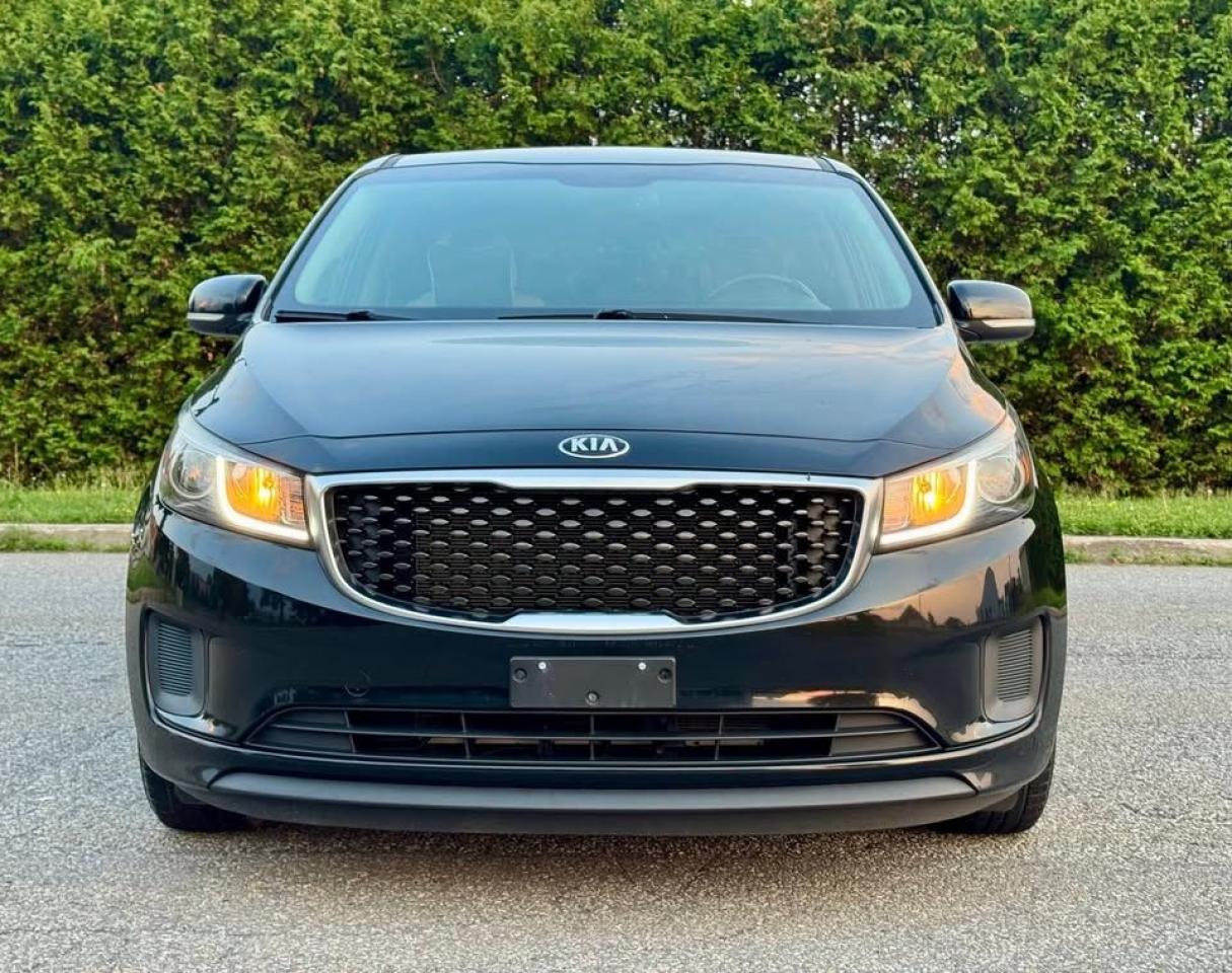 2017 Kia Sedona L - Photo #3