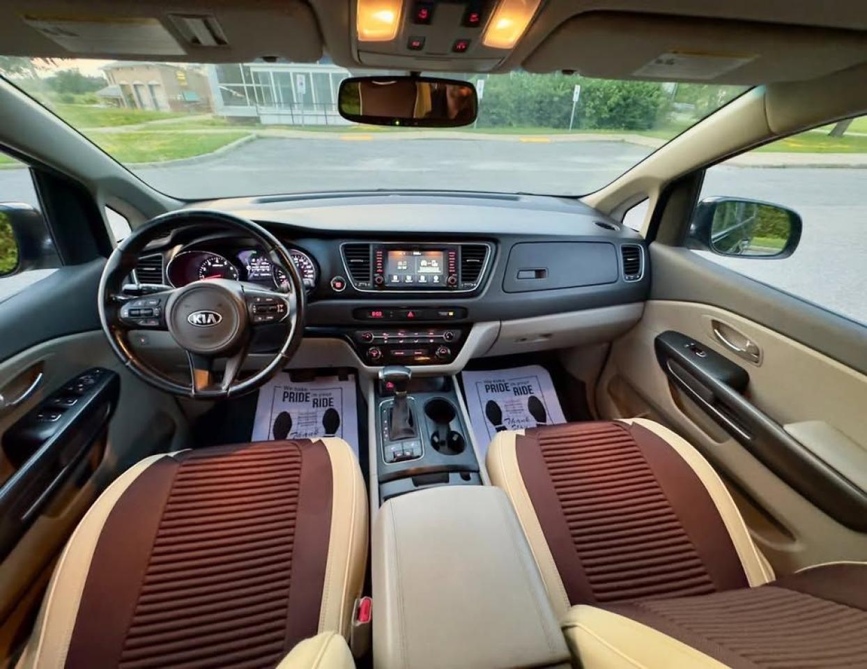 2017 Kia Sedona L - Photo #4