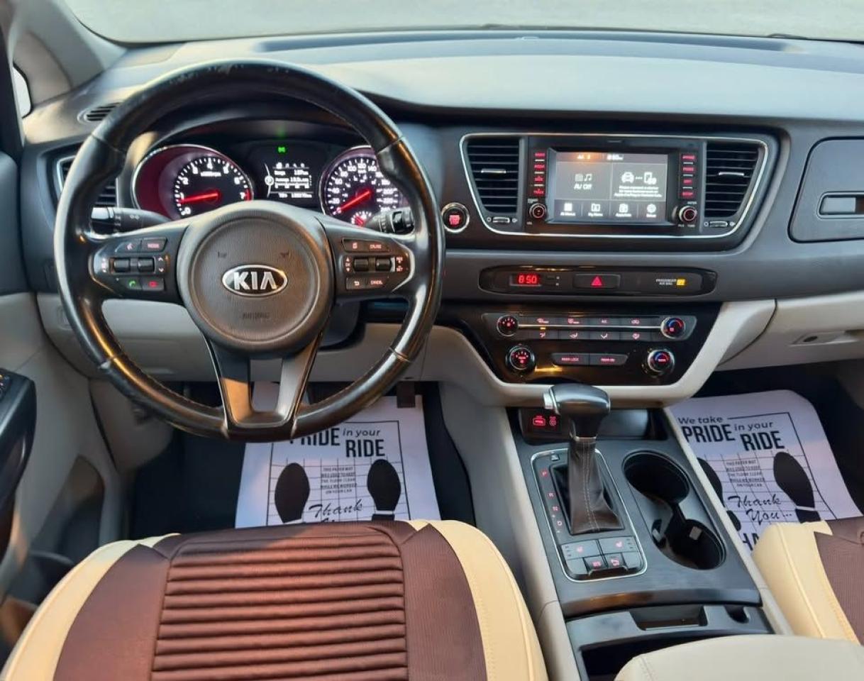 2017 Kia Sedona L - Photo #7