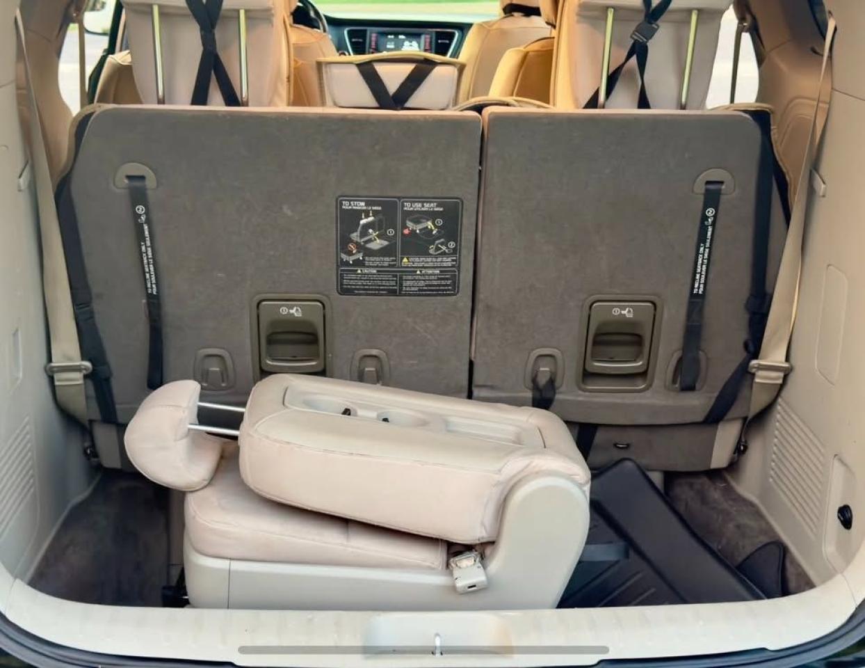 2017 Kia Sedona L - Photo #10