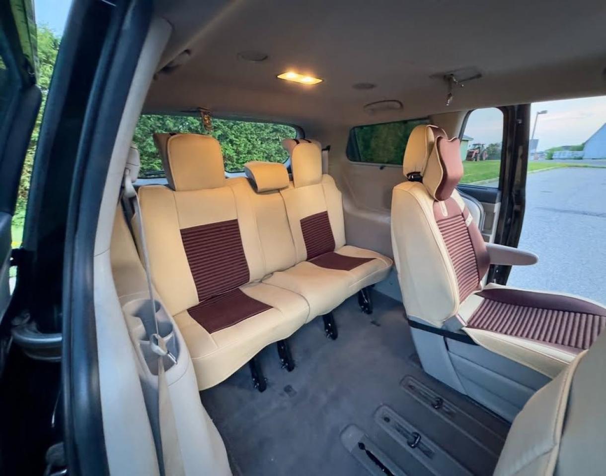 2017 Kia Sedona L - Photo #12