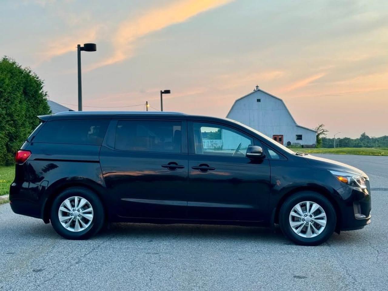 2017 Kia Sedona L - Photo #15