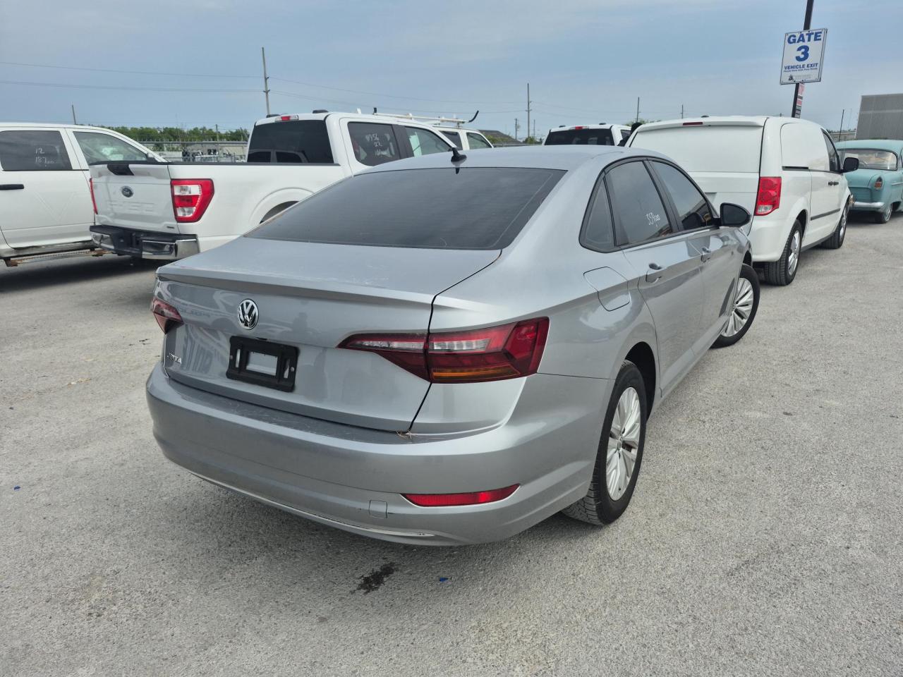 2019 Volkswagen Jetta  - Photo #4