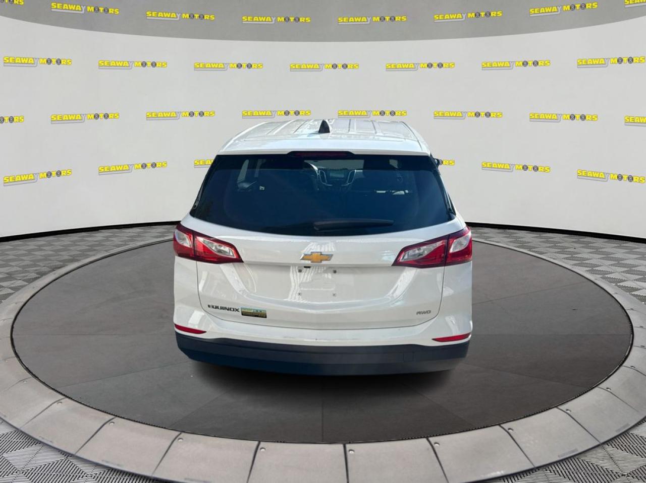 2021 Chevrolet Equinox LS AWD - Photo #4