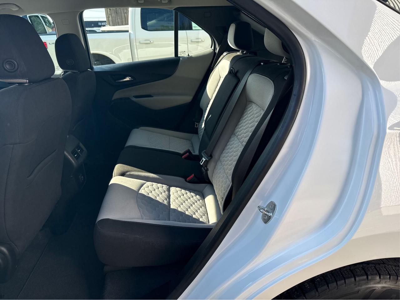 2021 Chevrolet Equinox LS AWD - Photo #10
