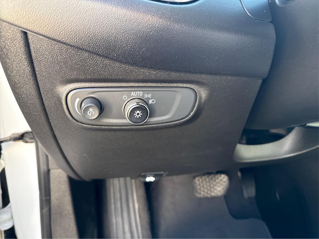 2021 Chevrolet Equinox LS AWD - Photo #15