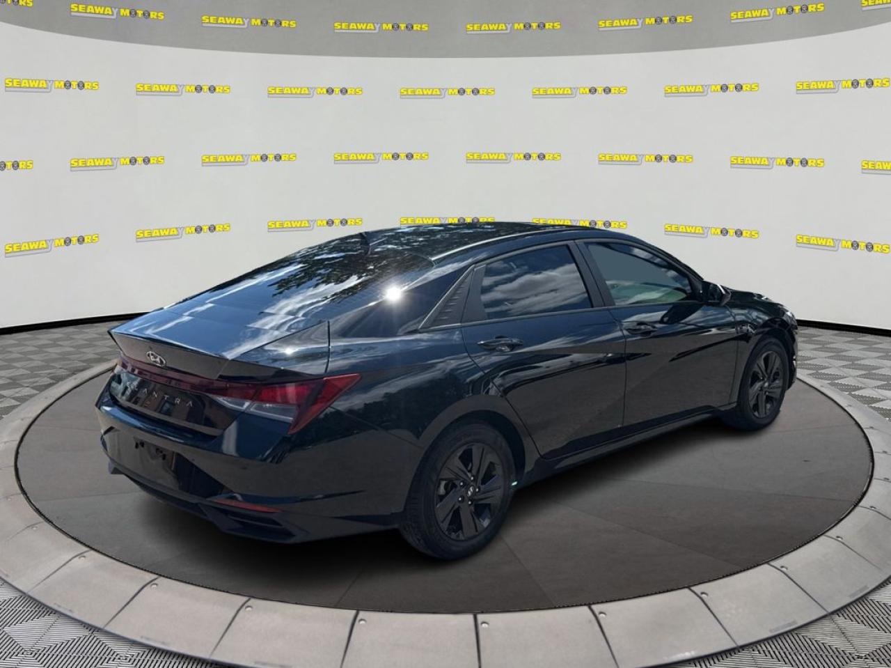 2022 Hyundai Elantra SEL - Photo #3