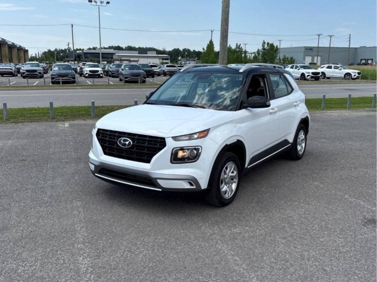 Used 2022 Hyundai Venue Preferred IVT w/Two-Tone for sale in Gloucester, ON