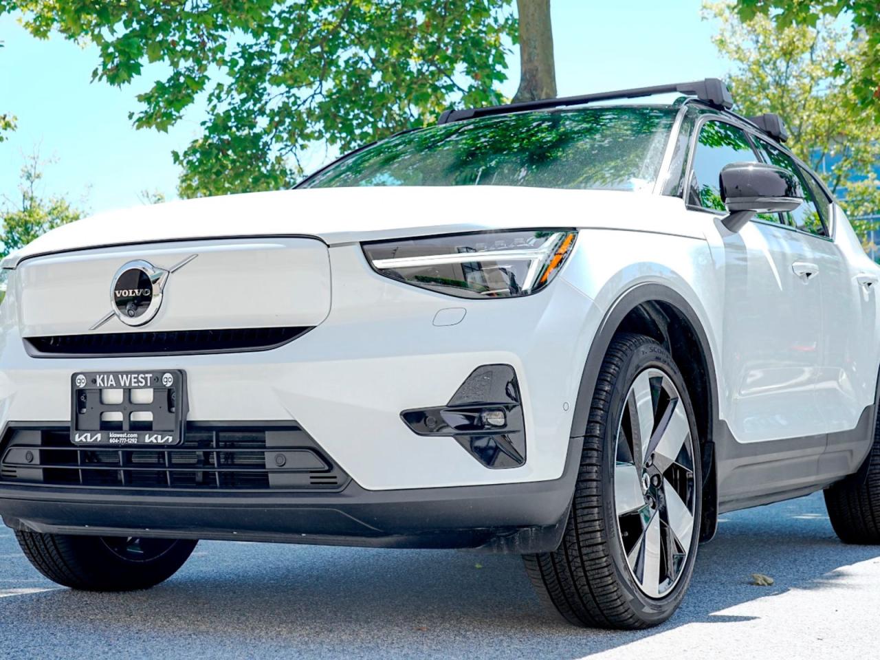 Used 2024 Volvo XC40 Recharge Pure Electric for sale in Coquitlam, BC