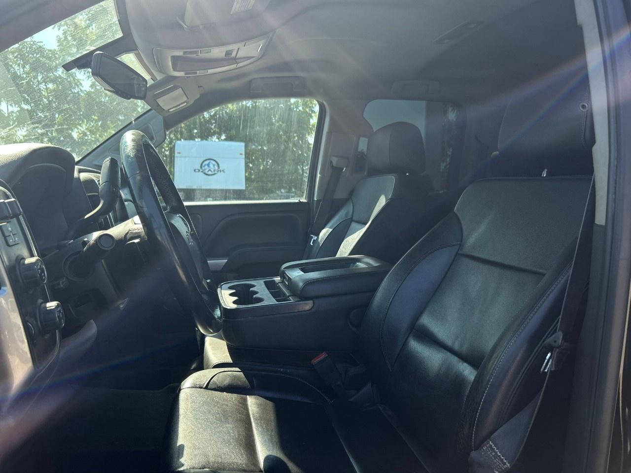 2016 Chevrolet Silverado LT Photo