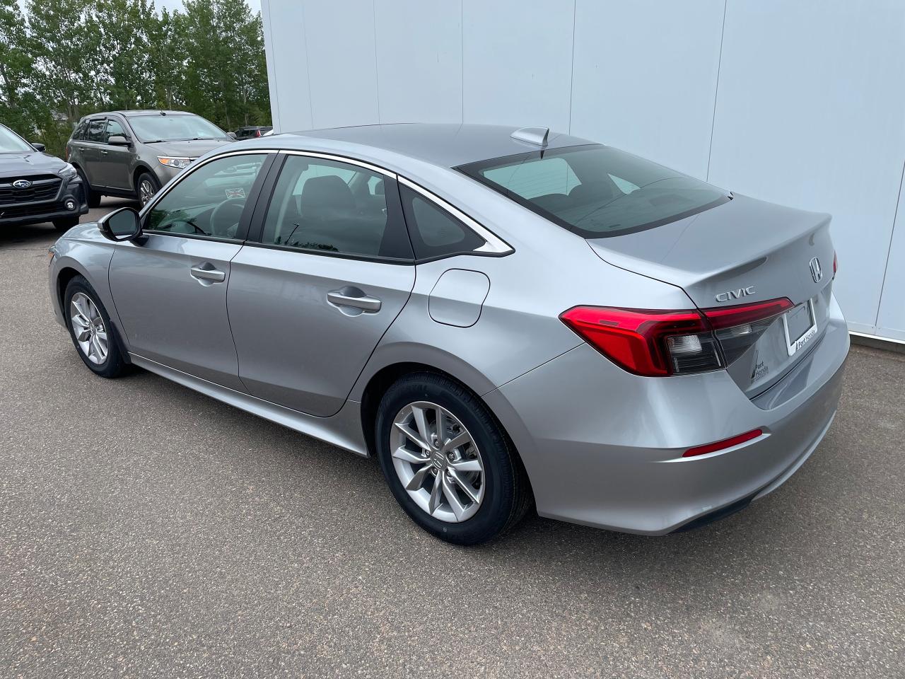 2023 Honda Civic Sedan EX-B Photo2