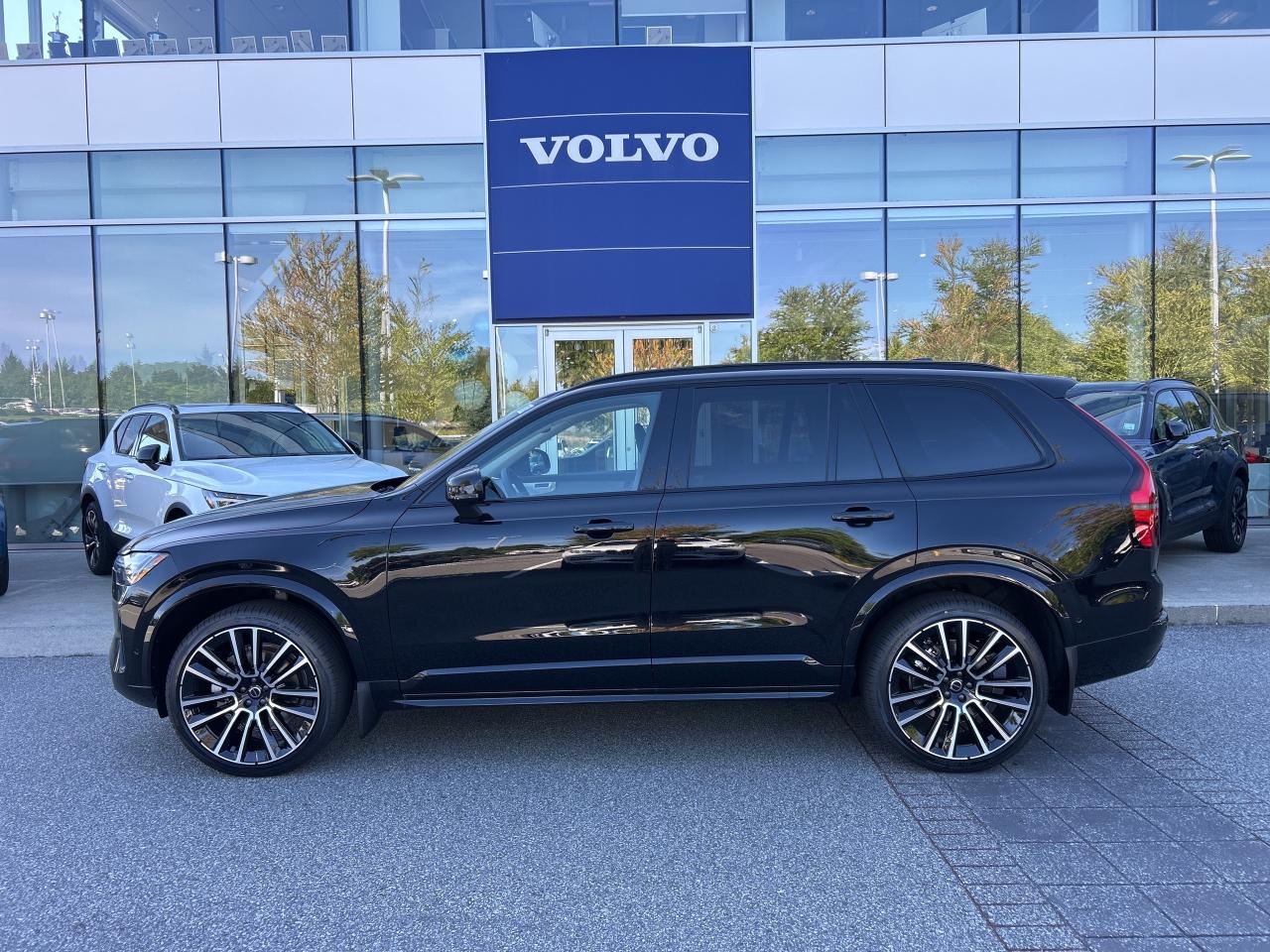 New 2026 Volvo XC90 B6 AWD Ultra Dark Theme 7-Seater for sale in Surrey, BC
