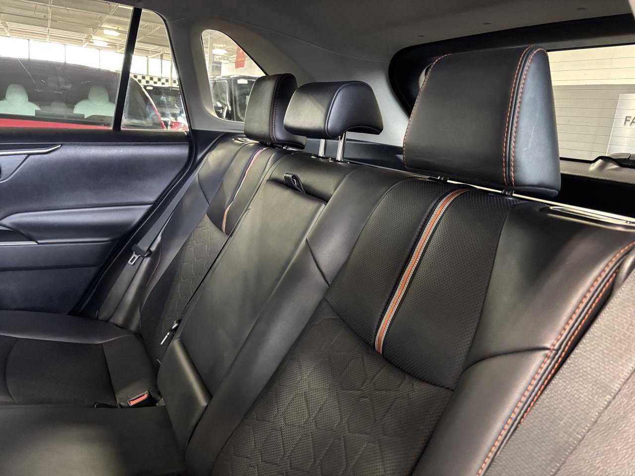 2019 Toyota RAV4 Trail AWD|LEATHER|SUNROOF|ALLOYS|ROOFRACK|CARPLAY| - Photo #10