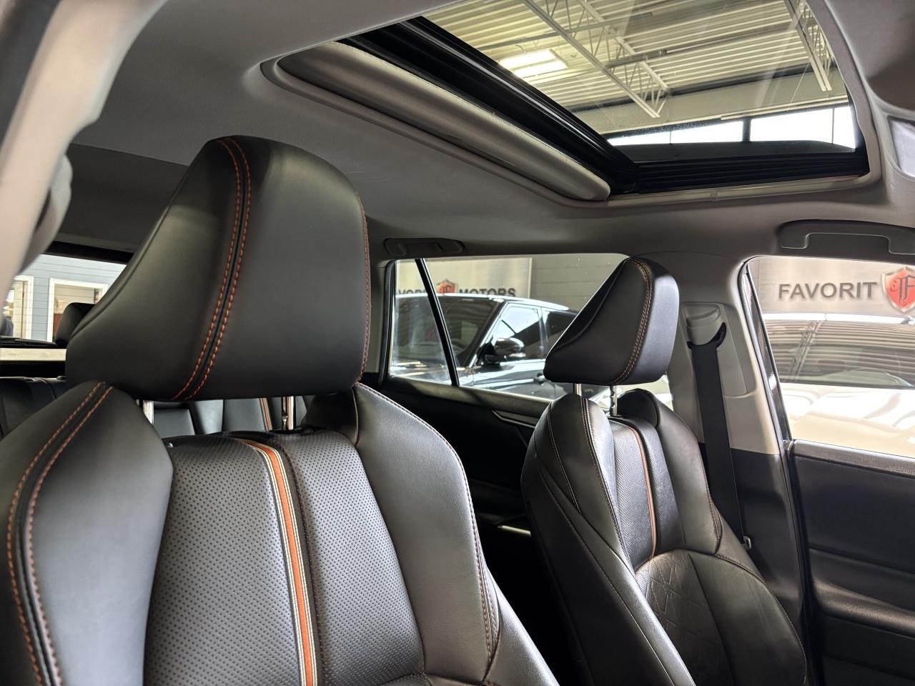 2019 Toyota RAV4 Trail AWD|LEATHER|SUNROOF|ALLOYS|ROOFRACK|CARPLAY| - Photo #15