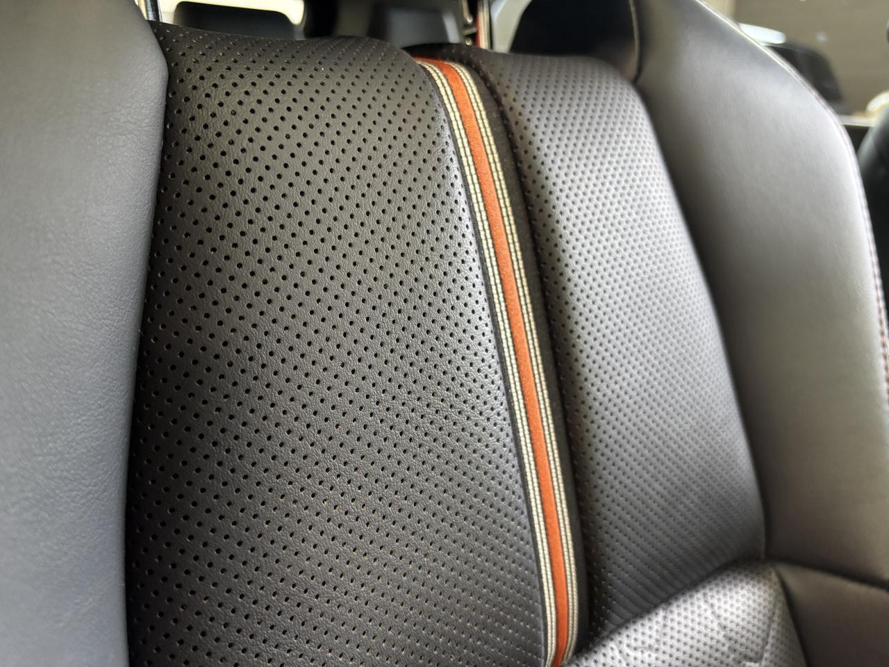 2019 Toyota RAV4 Trail AWD|LEATHER|SUNROOF|ALLOYS|ROOFRACK|CARPLAY| - Photo #16