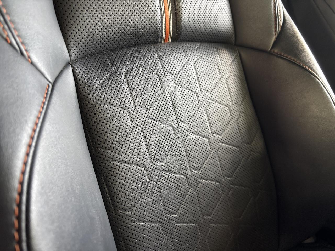 2019 Toyota RAV4 Trail AWD|LEATHER|SUNROOF|ALLOYS|ROOFRACK|CARPLAY| - Photo #17