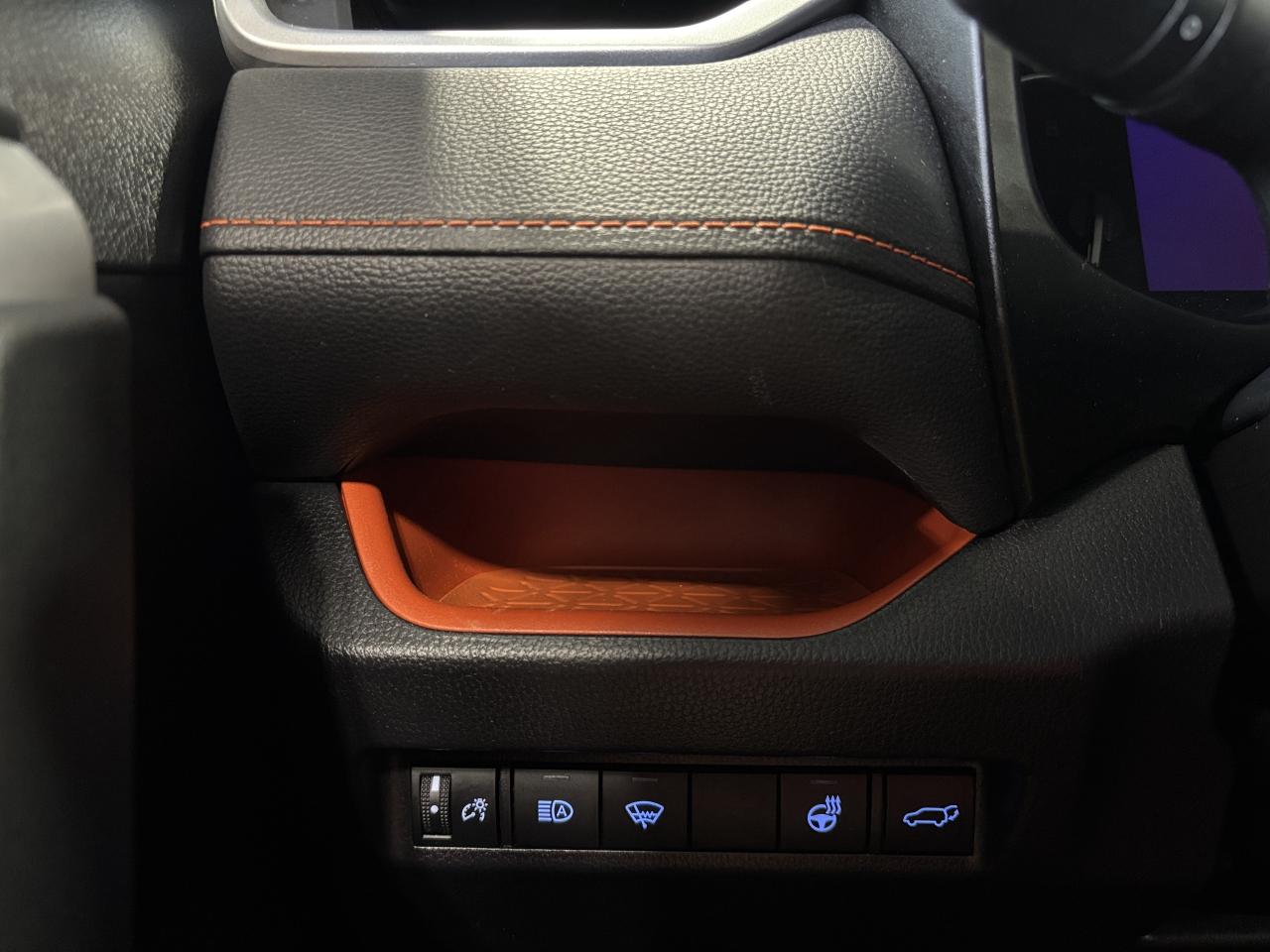 2019 Toyota RAV4 Trail AWD|LEATHER|SUNROOF|ALLOYS|ROOFRACK|CARPLAY| - Photo #20