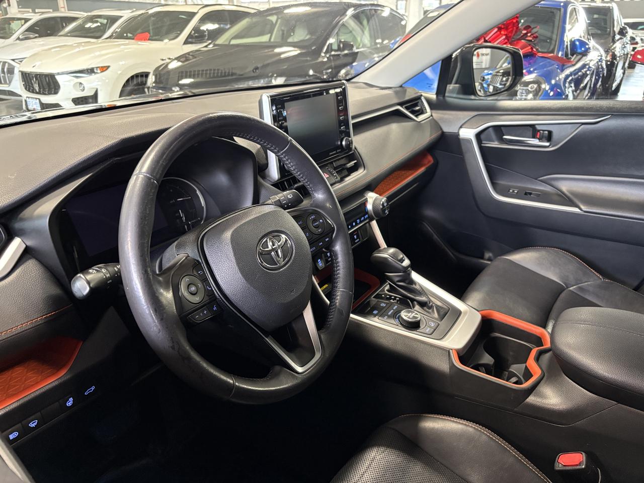 2019 Toyota RAV4 Trail AWD|LEATHER|SUNROOF|ALLOYS|ROOFRACK|CARPLAY| - Photo #18