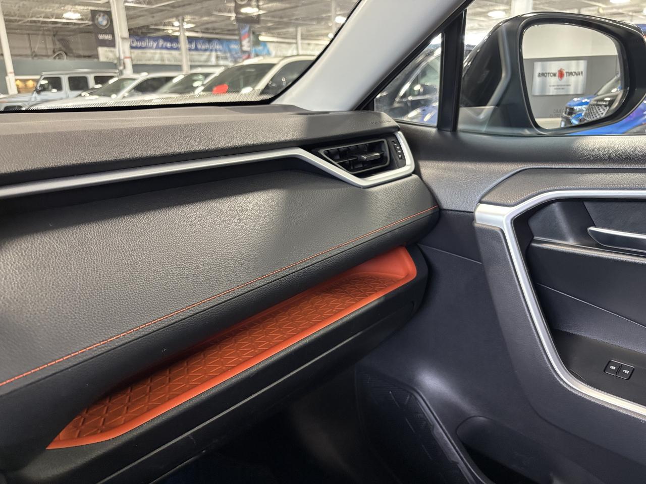 2019 Toyota RAV4 Trail AWD|LEATHER|SUNROOF|ALLOYS|ROOFRACK|CARPLAY| - Photo #21