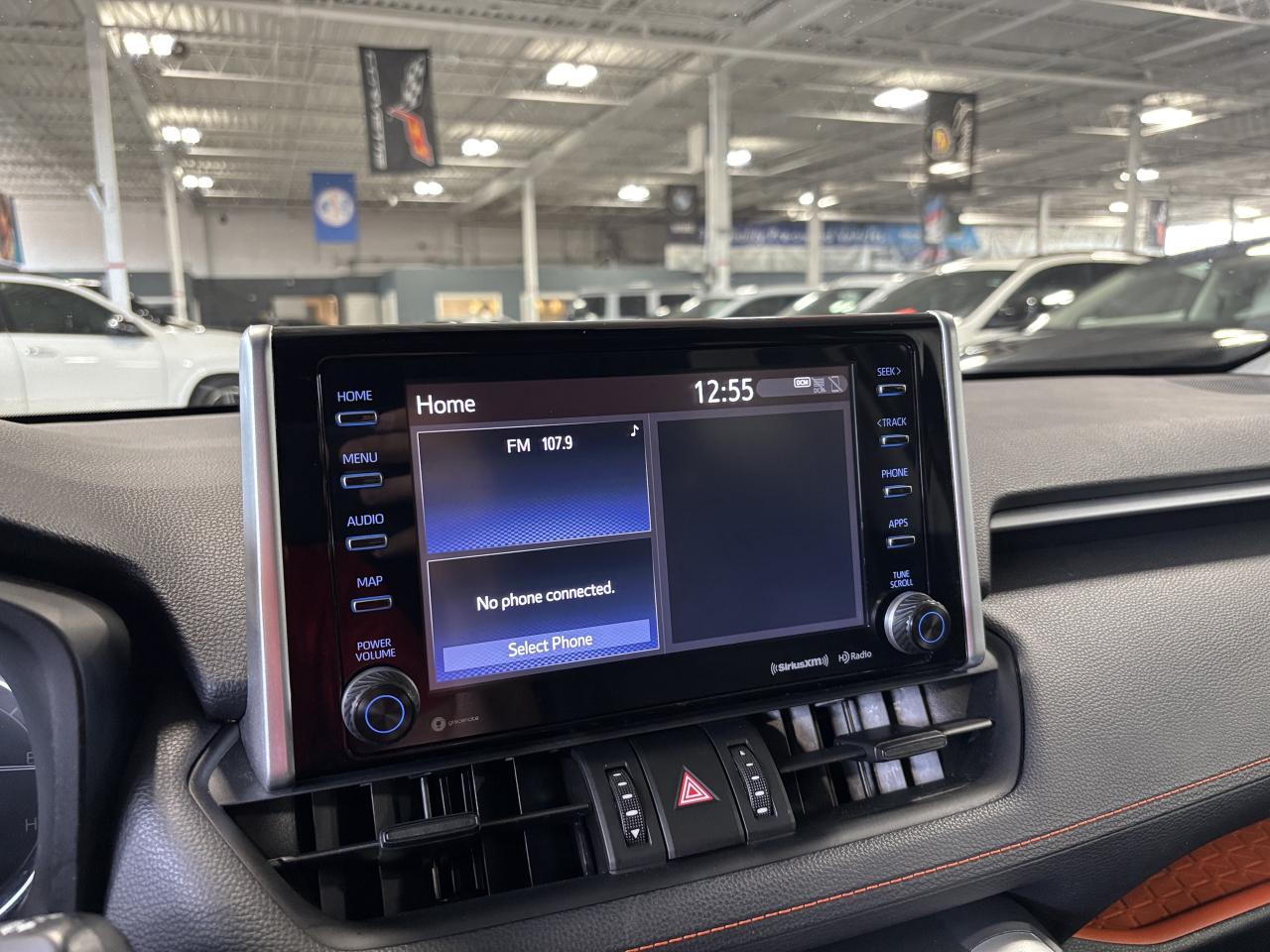 2019 Toyota RAV4 Trail AWD|LEATHER|SUNROOF|ALLOYS|ROOFRACK|CARPLAY| - Photo #22