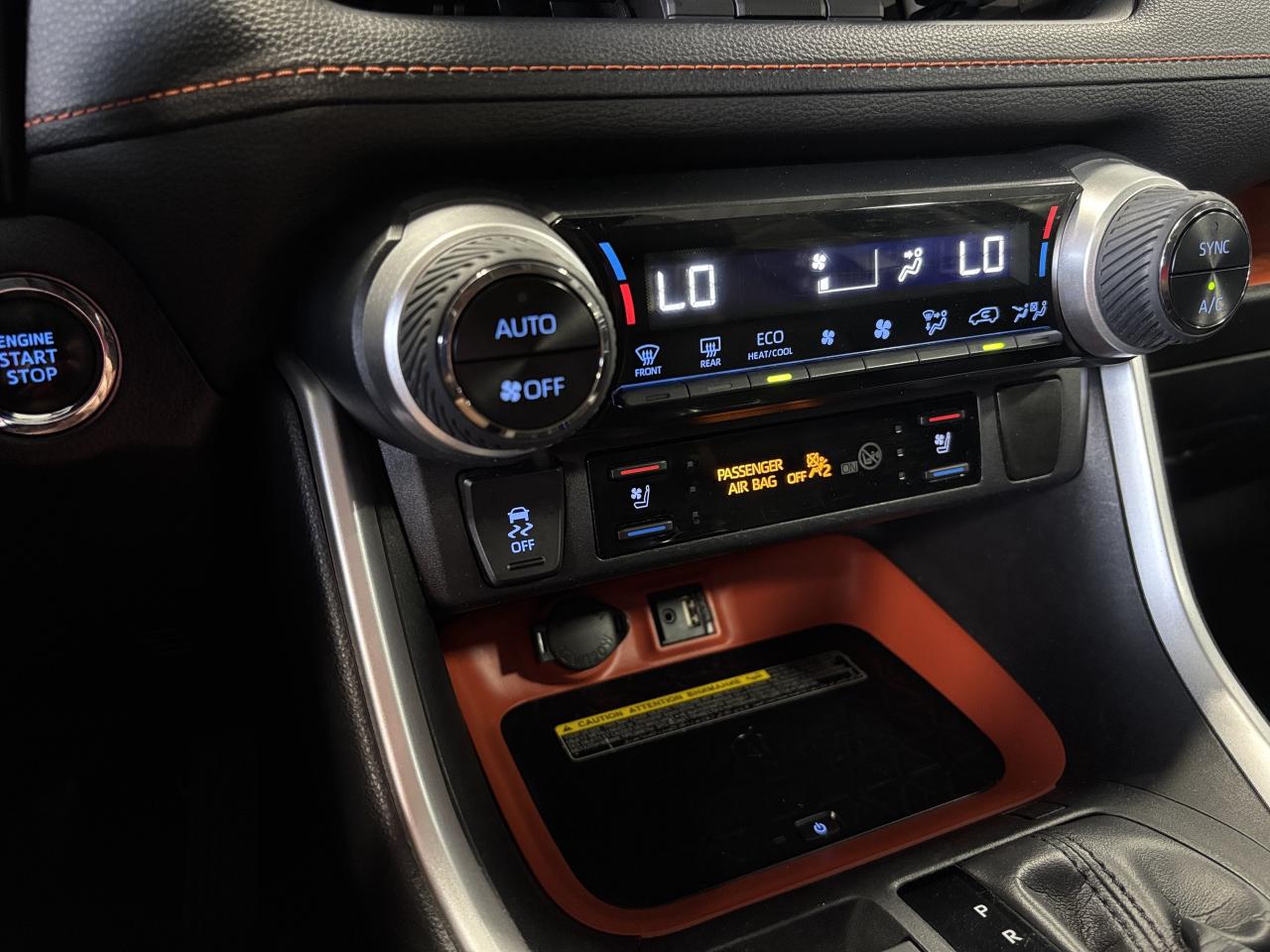 2019 Toyota RAV4 Trail AWD|LEATHER|SUNROOF|ALLOYS|ROOFRACK|CARPLAY| - Photo #28