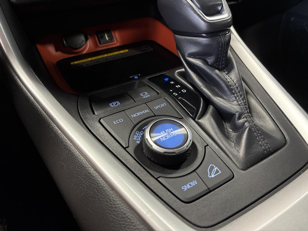 2019 Toyota RAV4 Trail AWD|LEATHER|SUNROOF|ALLOYS|ROOFRACK|CARPLAY| - Photo #29