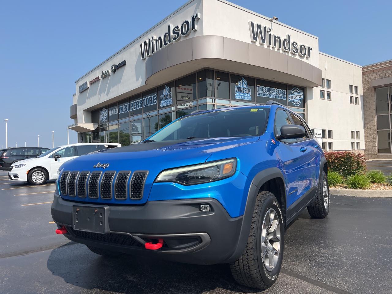 Used 2020 Jeep Cherokee TRAILHAWK / 2.0L TURBO ENGINE / 8.4 TOUCHSCREEN for sale in Windsor, ON