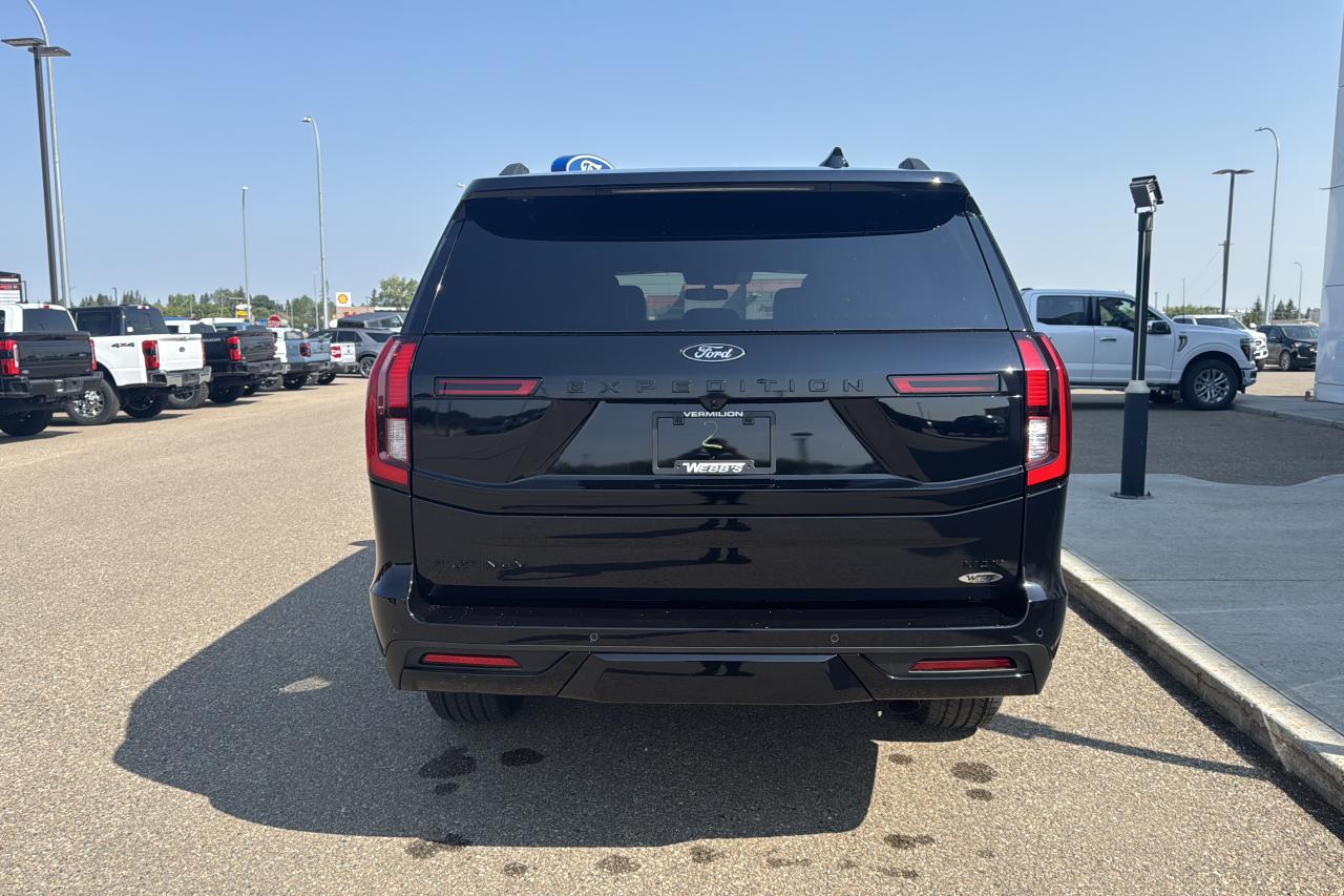2025 Ford Expedition Platinum Max Photo5