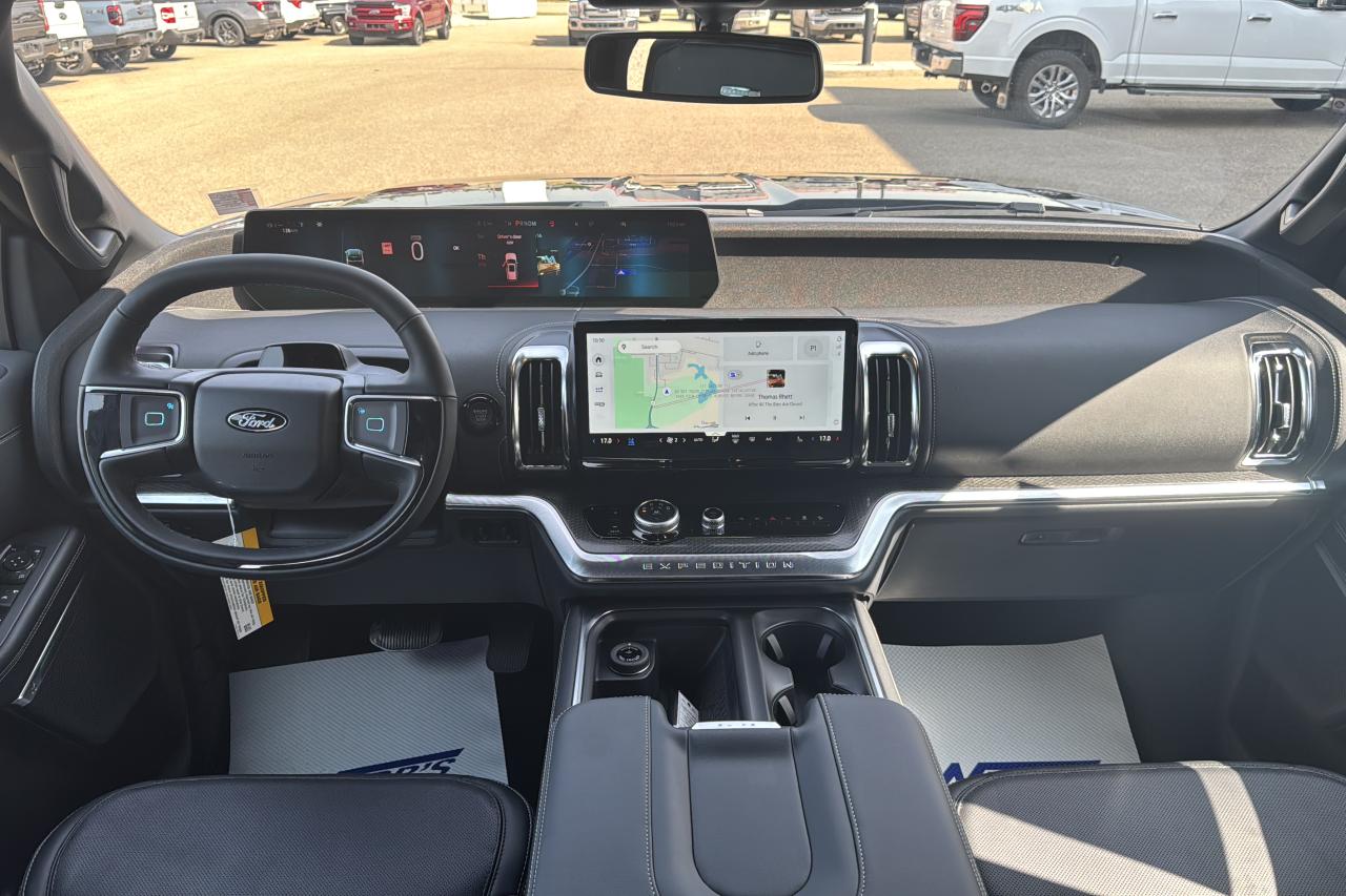 2025 Ford Expedition Platinum Max Photo5