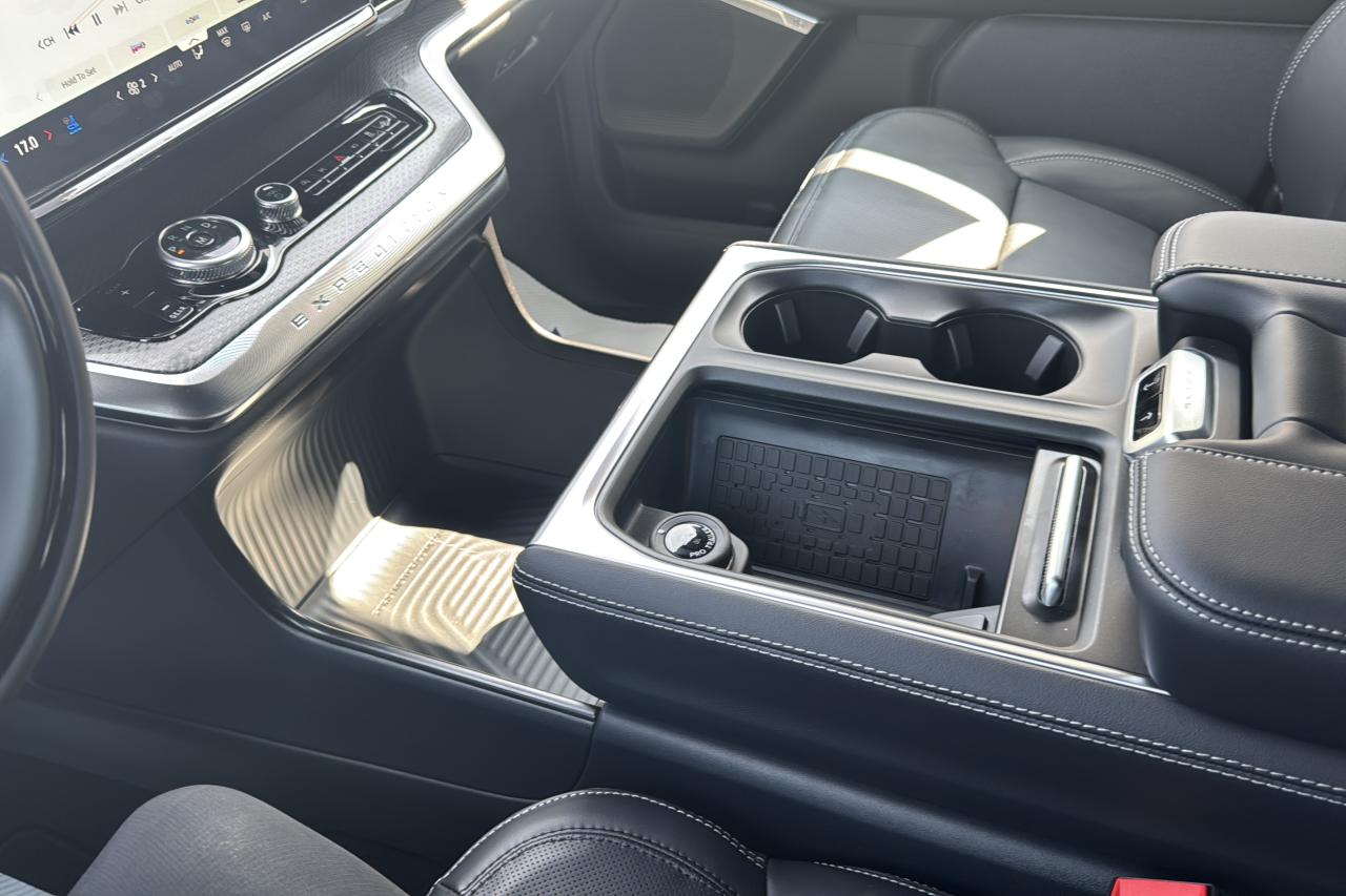 2025 Ford Expedition Platinum Max Photo5