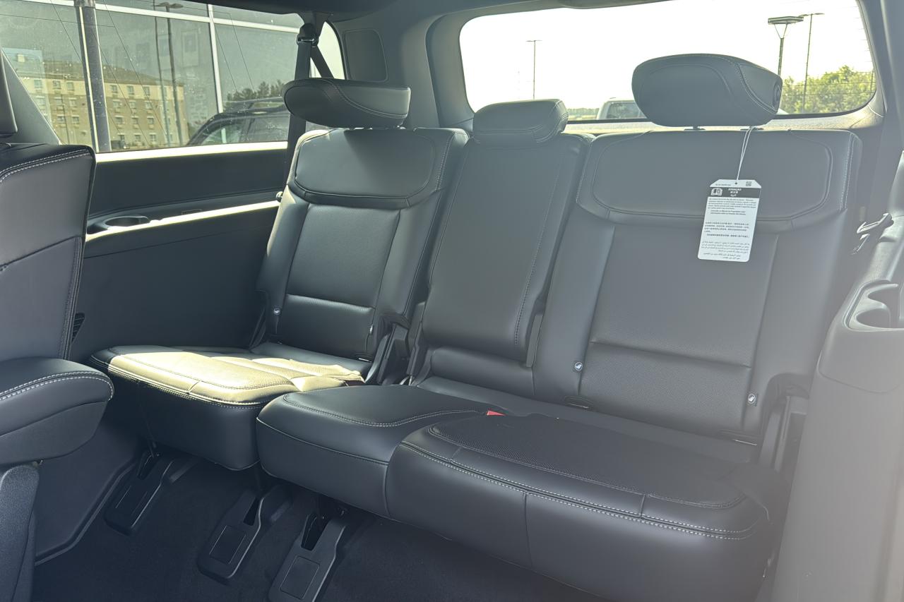 2025 Ford Expedition Platinum Max Photo5