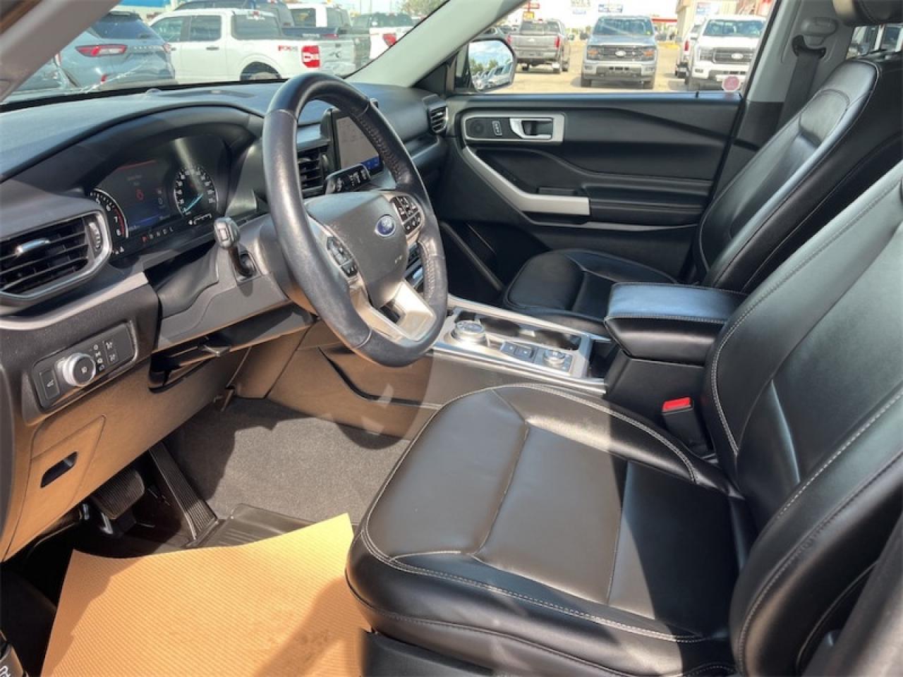 2022 Ford Explorer XLT  - Aluminum Wheels -  Apple CarPlay Photo5