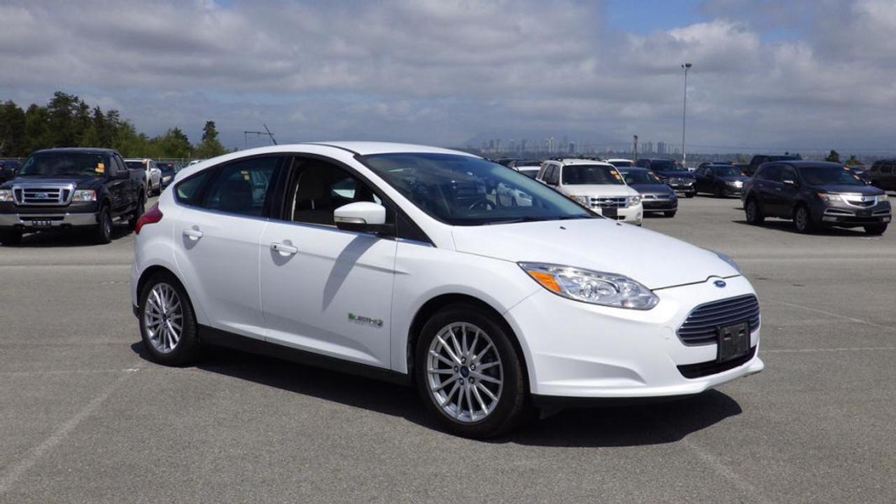 2016 Ford Focus Electric, ELECTRIC, 4 door, FWD, 4-Wheel ABS, cruise control, air conditioning, AM/FM radio, power windows, power mirrors, bluetooth, heated seats,  white exterior, beige interior, cloth. This item is currently OFFSITE. You must register an appointment with our office to schedule an offsite viewing. Appointments must be made a minimum of one business day in advance (and as defined by the days that Repo.com is open for business) before your appointment can be scheduled and confirmed. We may, at our own discretion, instead opt to transport smaller items to Repo.coms main yard for viewing purposes.  $7,850.00 plus $375 processing fee, $8,225.00 total payment obligation before taxes.   Listing report, warranty, contract commitment cancellation fee, financing available on approved credit (some limitations and exceptions may apply). All above specifications and information is considered to be accurate but is not guaranteed and no opinion or advice is given as to whether this item should be purchased. We do not allow test drives due to theft, fraud, acts of vandalism and undetectable impaired driving. Instead we provide the following benefits: Complimentary Warranty (with options to extend), Limited Money Back Satisfaction Guarantee on Fully Completed Contracts, Contract Commitment Cancellation, and an Open-Ended Sell-Back Option. Ask seller for details or call 604-522-REPO(7376) to confirm listing availability.