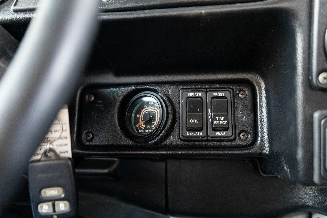 2000 Hummer H1  Photo