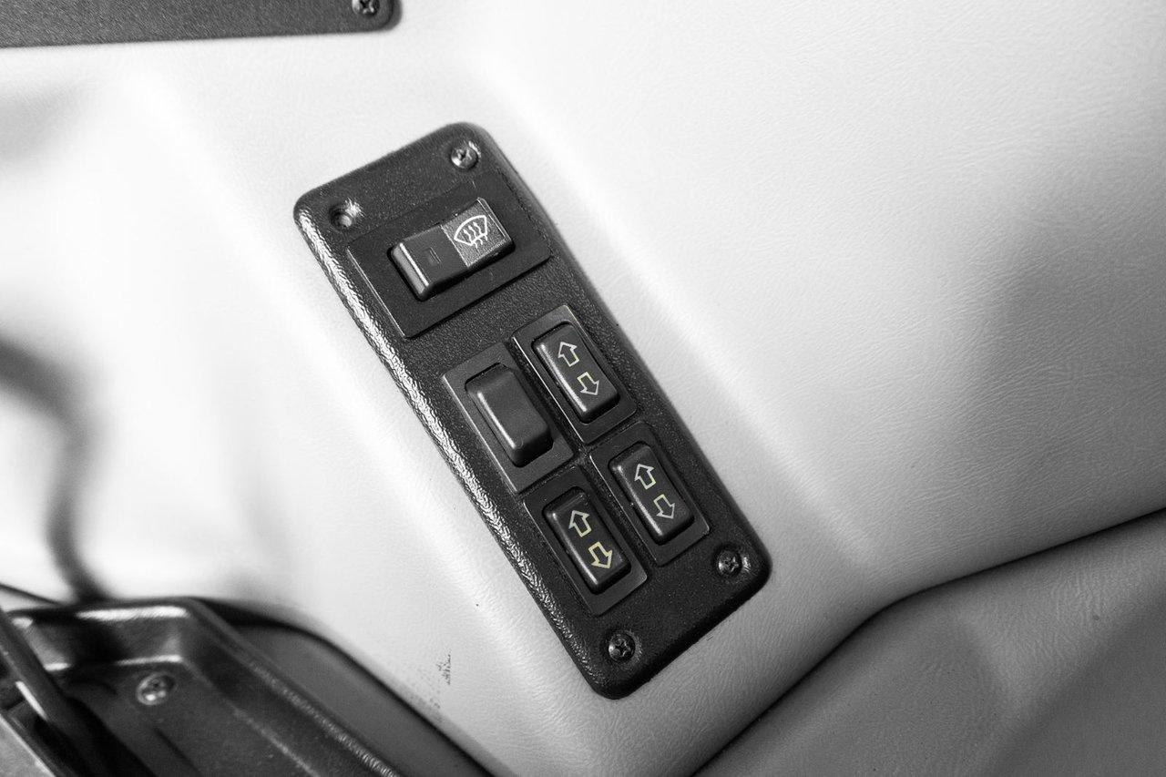 2000 Hummer H1  Photo