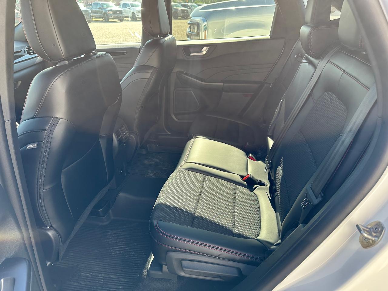 2025 Ford Escape ST-LINE SELECT AWD 401A Photo5
