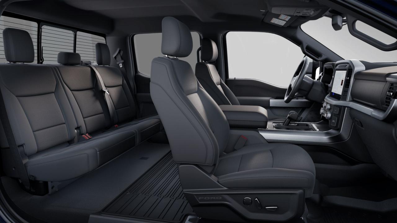 2025 Ford F-150 XLT 4WD SuperCrew 5.5' Box 302A Photo5
