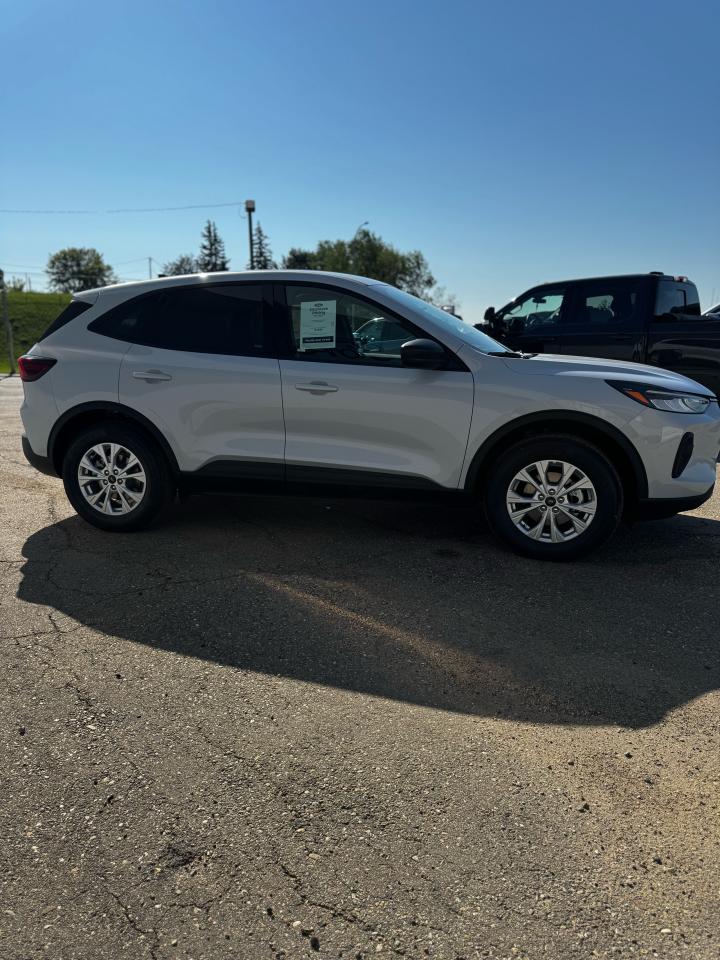 2025 Ford Escape Active Photo2