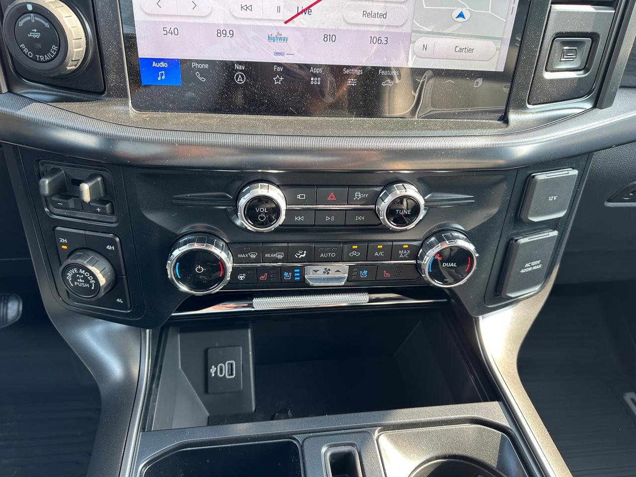 2025 Ford F-150 LARIAT 4WD SuperCrew 5.5' Box 501A Photo5
