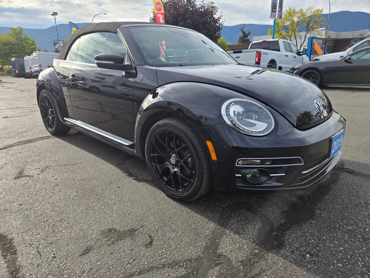 2019 Volkswagen Beetle Convertible Wolfsburg Edition Photo2