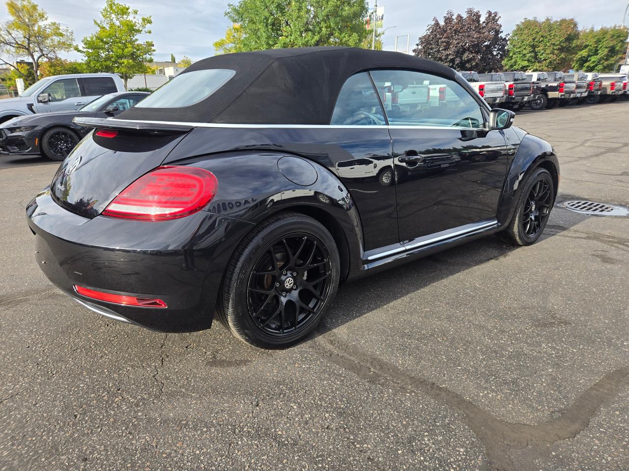 2019 Volkswagen Beetle Convertible Wolfsburg Edition Photo5