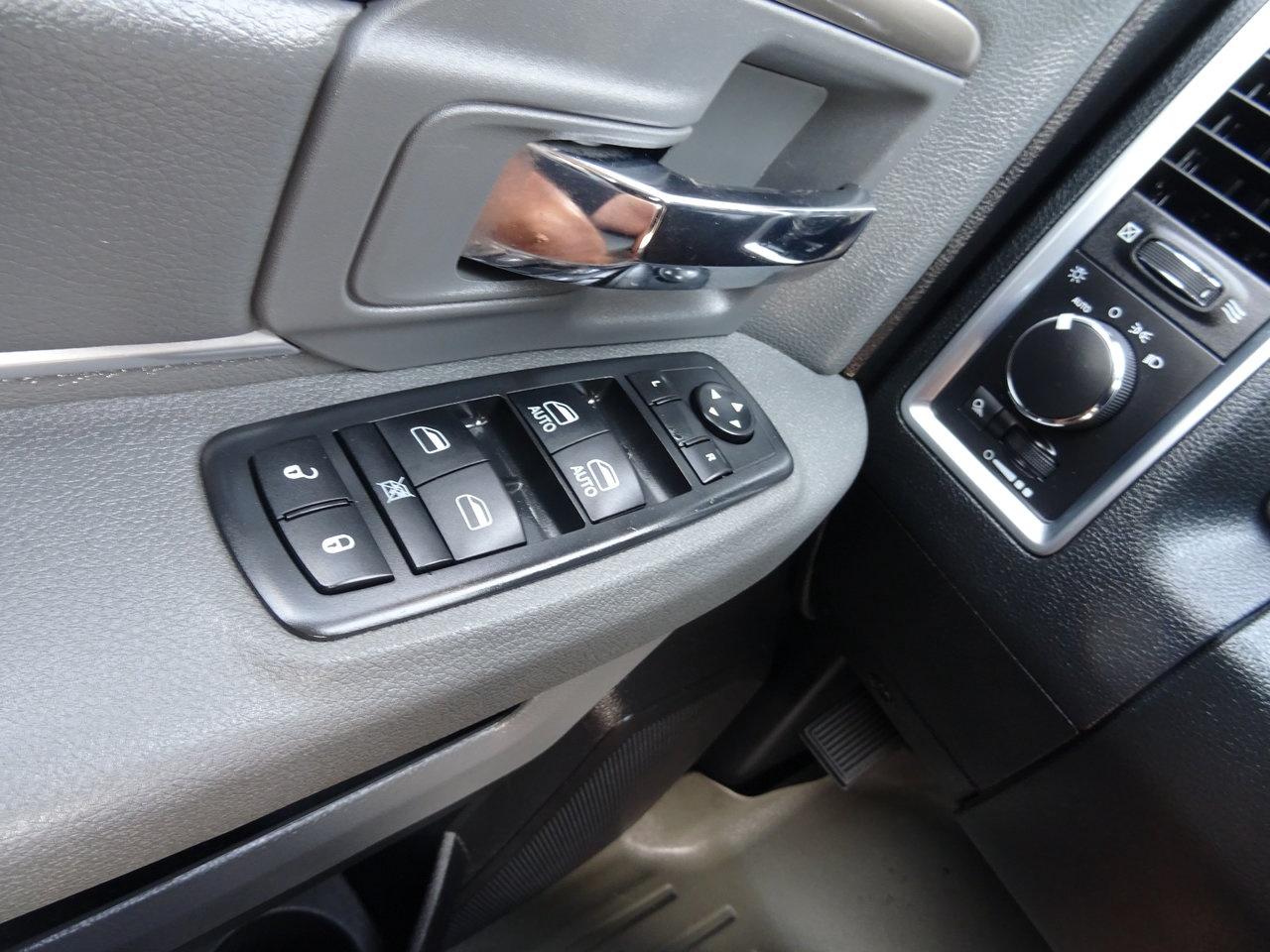 2016 RAM 1500 SLT - Photo #19
