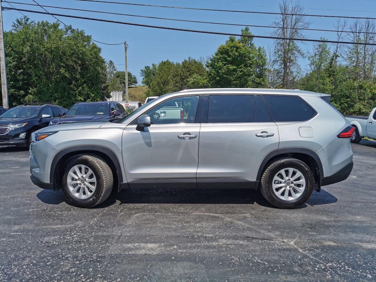 2024 Toyota Grand Highlander XLE AWD - Photo #2